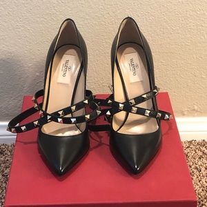 Never worn Valentino’s